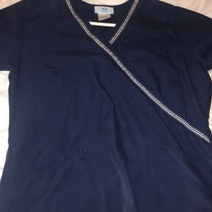 ⭐️bogo⭐️GUC, navy, scrub top.